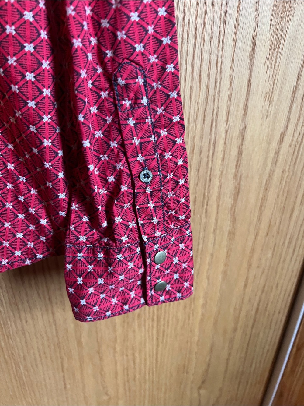 Cruel, Red Geometric Snap-Front Western Shirt size ladies large. - Picture 3 of 7